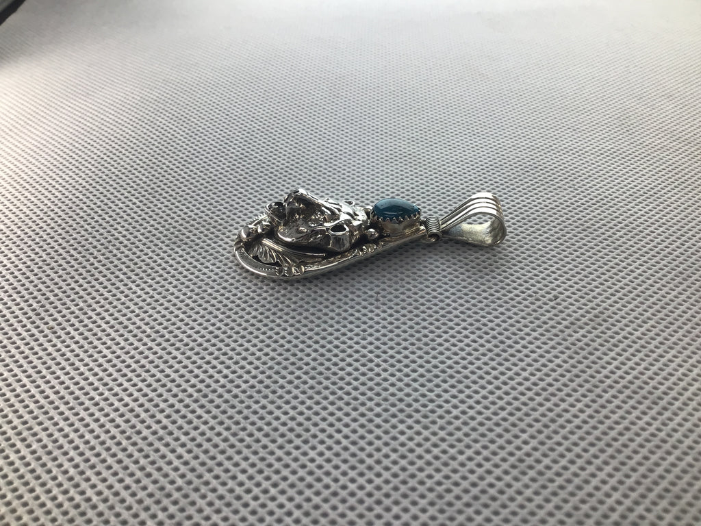Side view bear pendant