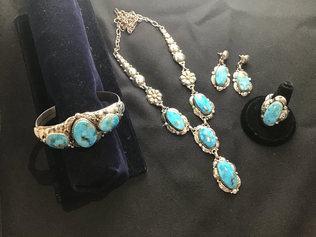 Four piece Nalwood Set