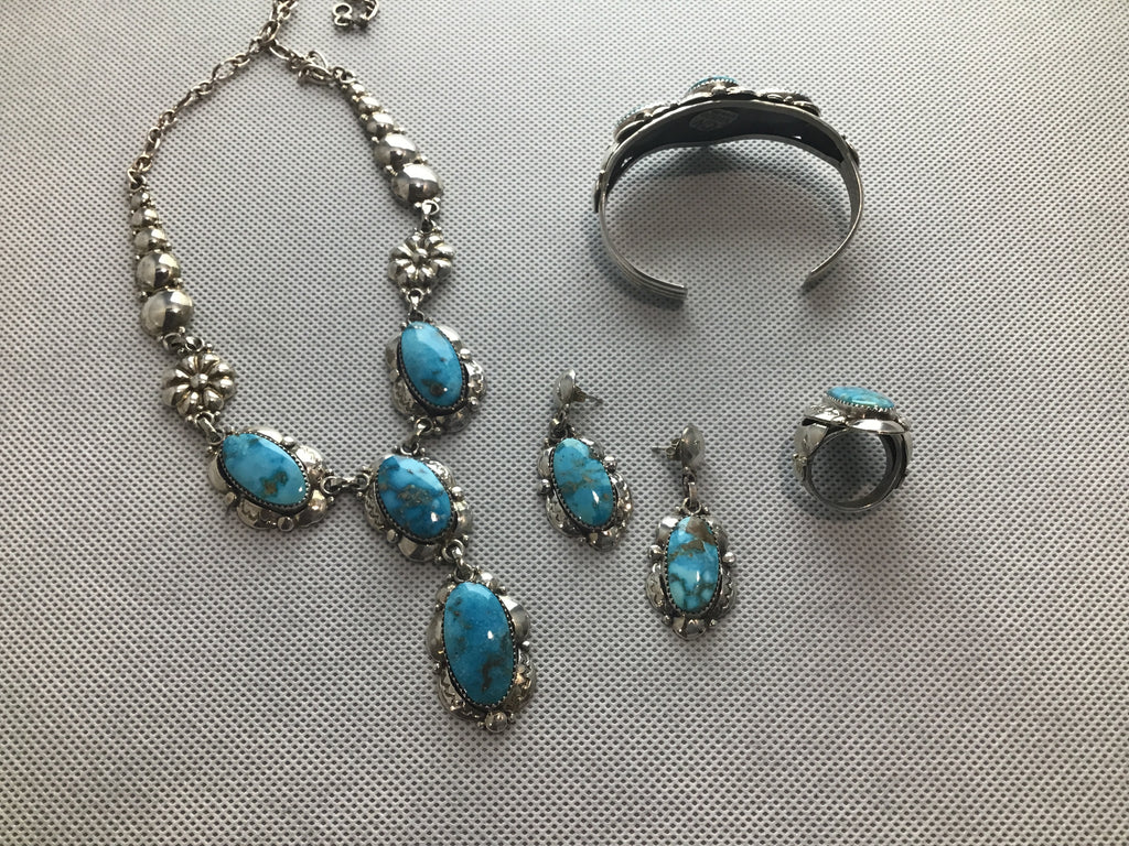 Clem Nalwood Necklace Set